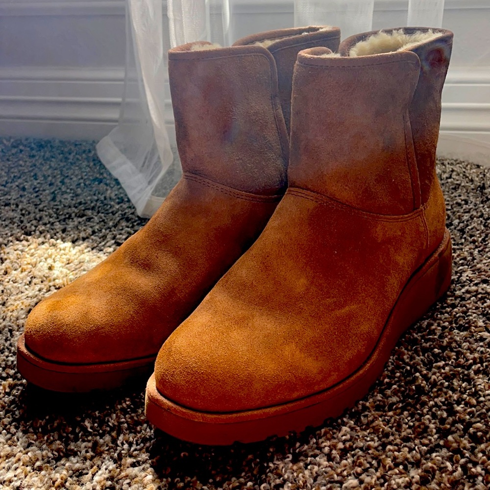 Tan UGG short Suede boots